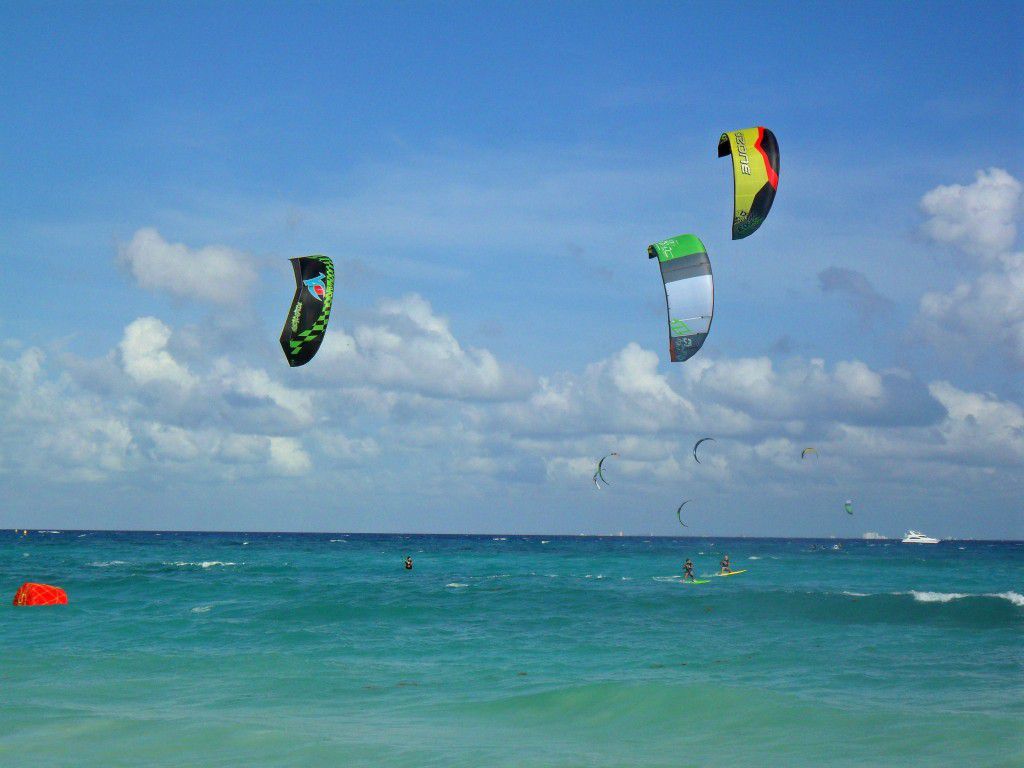 Kiteboarding in Playa del Carmen Kitesurfing Lessons School « Kitesurf